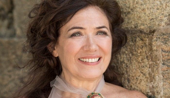 Lilia Cabral revela: "Acham que sou recatada, uma atriz intocada, mas sou louca"