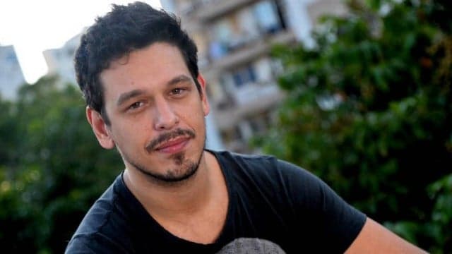 João Vicente de Castro emociona seguidores ao postar homenagem ao pai: "me amava do jeito que eu era"