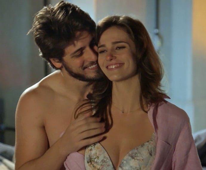 Grande vilã de "Totalmente Demais" armou a própria morte e reaparece na novela
