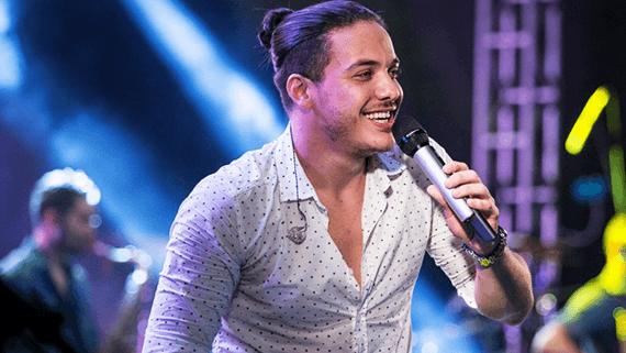 Wesley Safadão conhece ex-RBD Dulce Maria