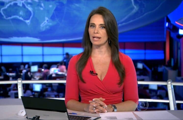 Repórter e apresentadora eventual da Globo, Carla Vilhena tem salário alto na emissora