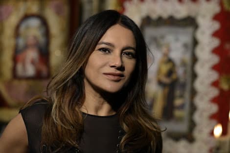 "É muito difícil no nosso corpo", diz Dira Paes ao comentar gravidez após 40 anos