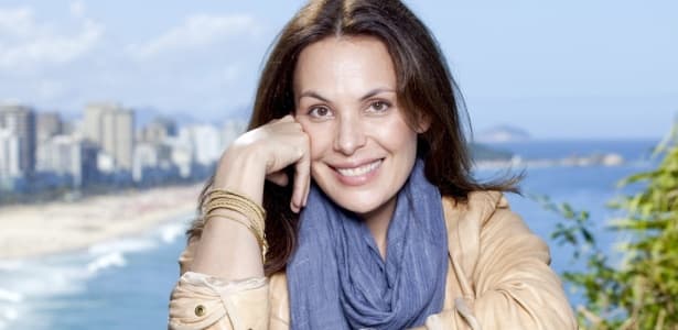 Carolina Ferraz será apaixonada por amigo do filho em "Haja Coração"