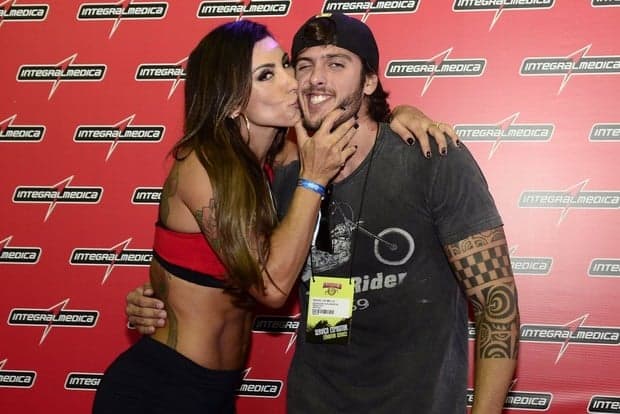 Jaque Khury anuncia separação e desabafa: "Traição, pelas costas"