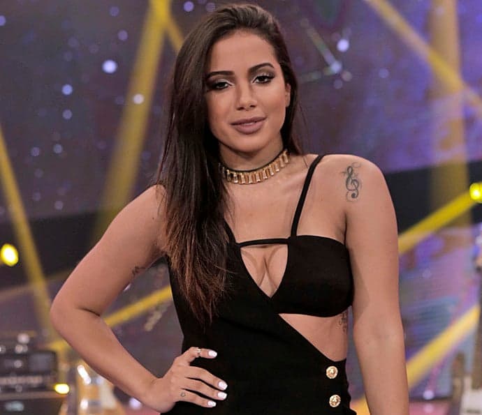 Impedida de falar, Anitta é substituída no "Música Boa Ao Vivo"
