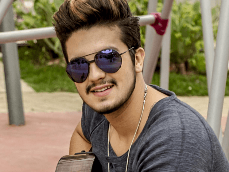Luan Santana tem encontro com ex-affair brasileira durante viagem a Miami