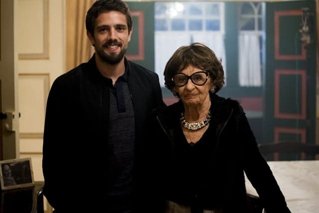 Laura Cardoso entra em "Sol Nascente" como grande vilã Dona Sinhá, que planeja golpe