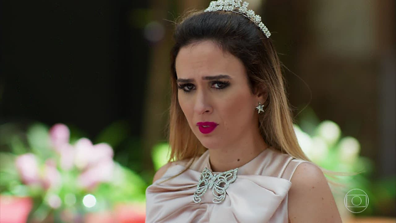 Fedora (Tatá Werneck) em cena de "Haja Coração" (Foto: Reprodução/Globo) Fedora (Tatá Werneck) em cena de "Haja Coração" (Foto: Reprodução/Globo)