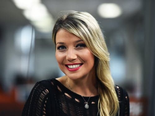 Luiza Possi, após emagrecer, exibe corpão e revela do que não abre mão