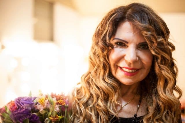 Elba Ramalho, aos 68 anos, anuncia que será avó