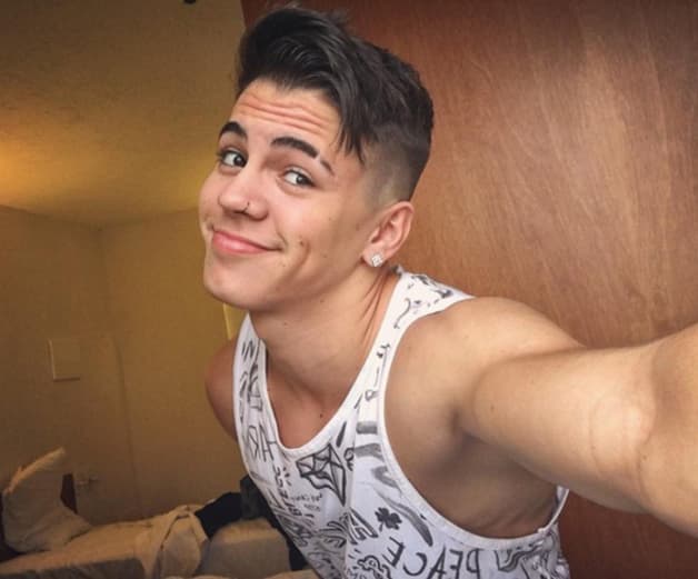 Biel tenta recuperar fãs perdidos e conquistar carinho dos artistas novamente