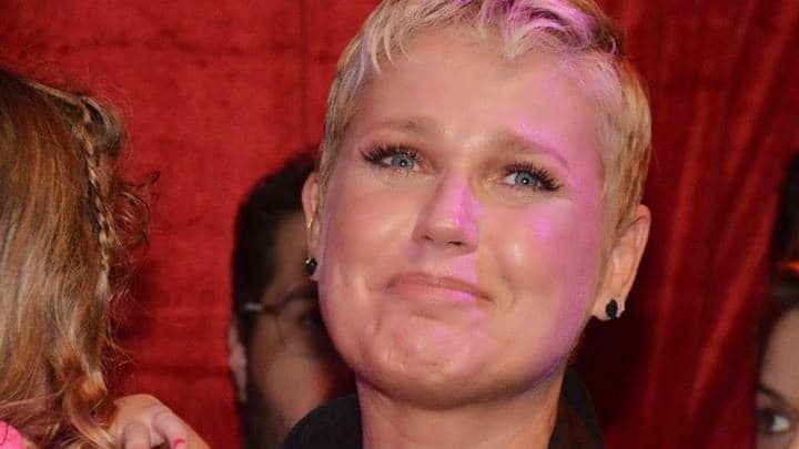 Xuxa lamenta morte do pai e do irmão na internet
