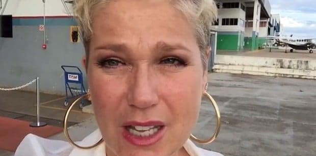 Com a vida de cabeça pra baixo, Xuxa posta foto e dispara: "Medo do amanhã"