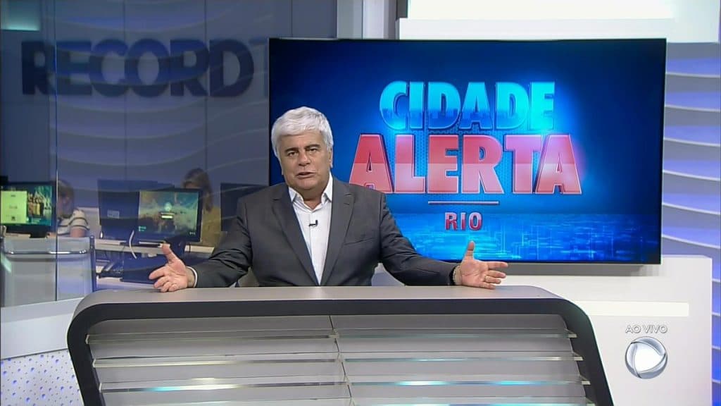 Wagner Montes no comando do "Cidade Alerta Rio" (Foto: Reprodução/Record) Wagner Montes no comando do "Cidade Alerta Rio" (Foto: Reprodução/Record)