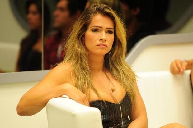 Após engordar 15 kg, ex-BBB Fani Pacheco se assume como modelo plus size