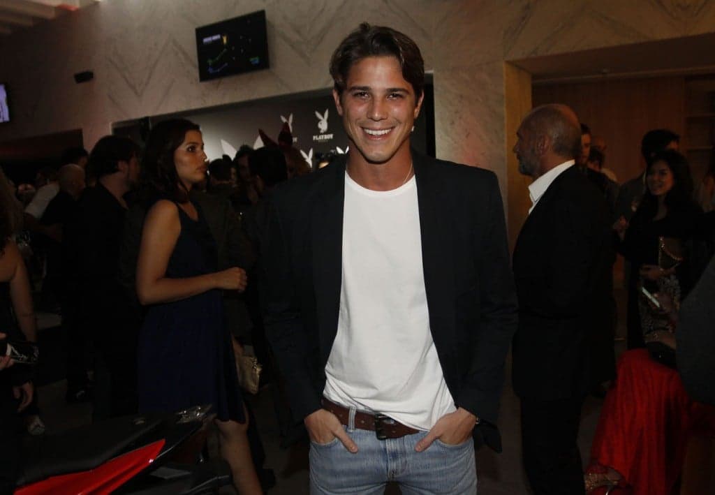 Rômulo Neto comemora personagem em Pega Pega e fala sobre o fim da novela