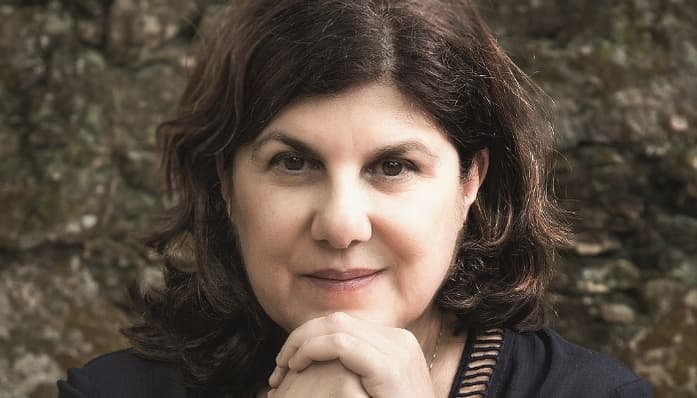 Autora de "Rock Story" fala sobre sua opinião em relação a música sertaneja