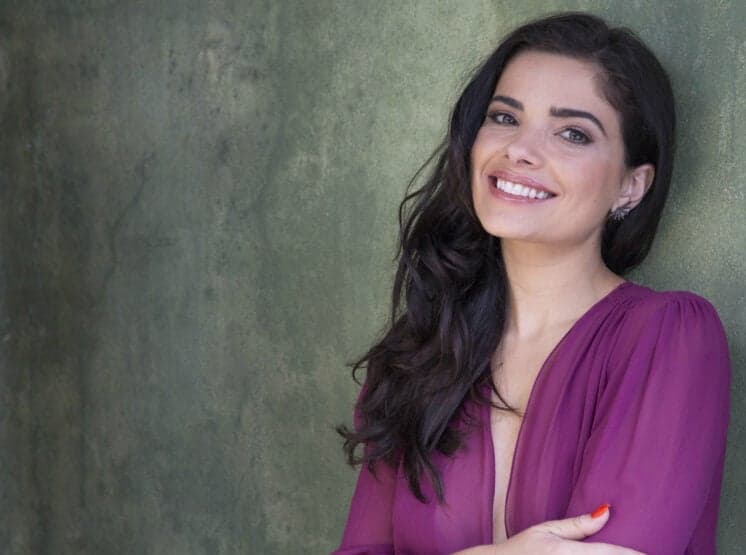 Vanessa Giácomo posta foto de infância e chama atenção