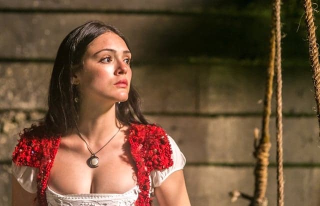 Susto! Isabelle Drummond quase sofre acidente durante as gravações da novela "Novo Mundo"