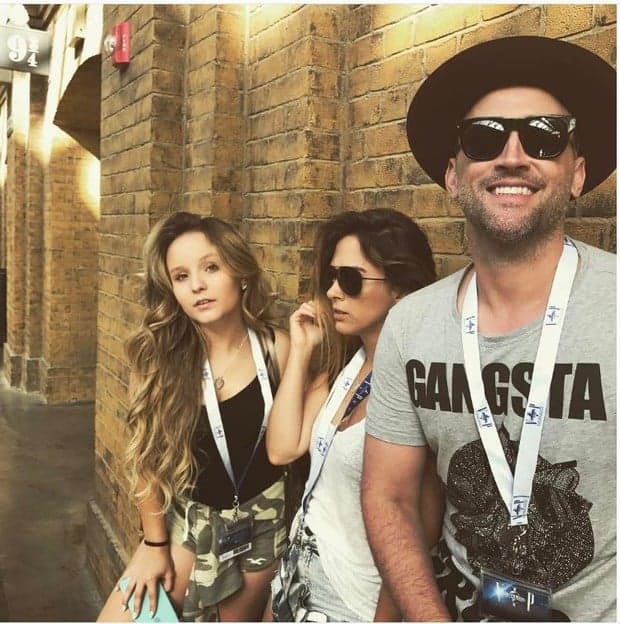 Larissa Manoela, Tatá Werneck e Paulo Gustavo aparecem juntos na Disney; confira!
