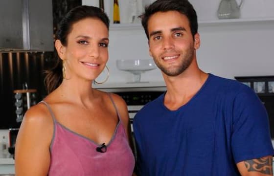 Marido de Ivete Sangalo chama a atenção em foto de sunga