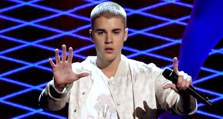Em nova turnê no Brasil, Justin Bieber surpreende e não quer bebidas alcoólicas no camarim