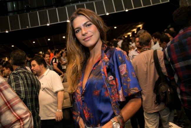 Namorada de Cauã Reymond revela dieta restrita e como gasta seu dinheiro: "Vitamina C"