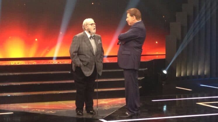 No palco do "Troféu Imprensa" com Silvio Santos, Jô Soares fala sobre possível volta ao SBT e se emociona