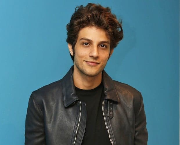 No ar em "Novo Mundo", Chay Suede comemora escalação para nova novela