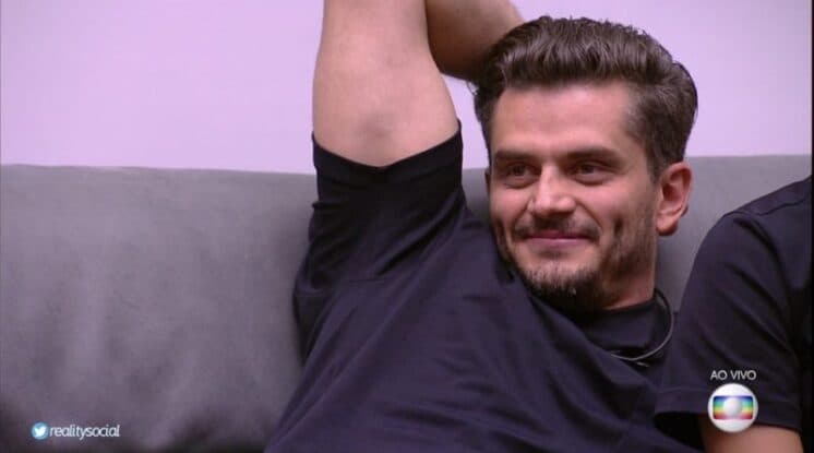 Marcos revela conversa com direção do "BBB 17" e produção veta; assista!