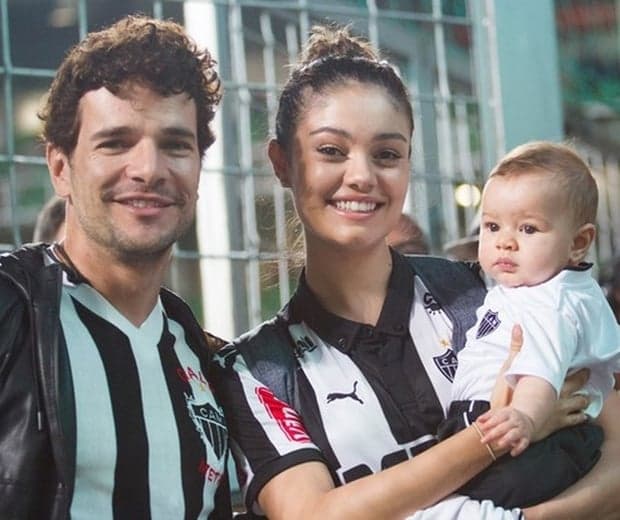 Sophie Charlotte revela que conversa em alemão com o filho de 1 ano