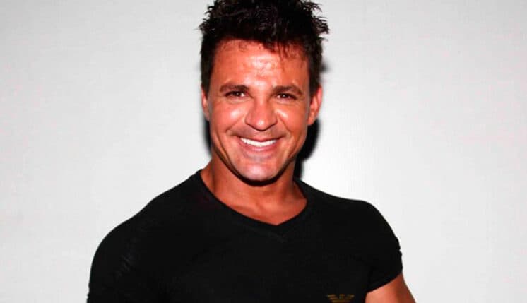 Eduardo Costa detona hotel no Maranhão e fãs ficam revoltados com o cantor