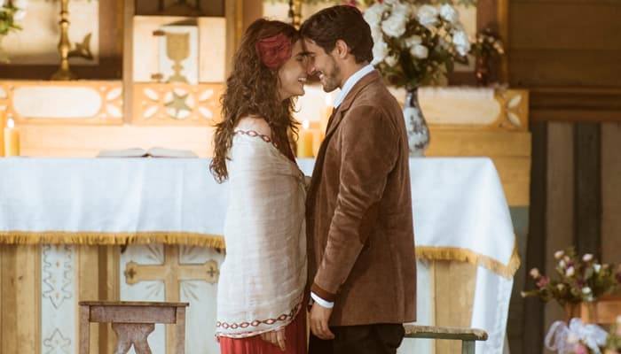 "Os Dias Eram Assim": Renato se casa com Rimena, e Alice dá à luz