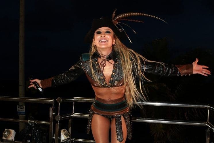 Cláudia Leitte comenta sobre aparência antes da fama: "Não tinha nenhum atrativo"