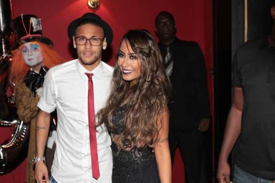Irmã de Neymar é denunciada por falsidade ideológica, diz jornalista