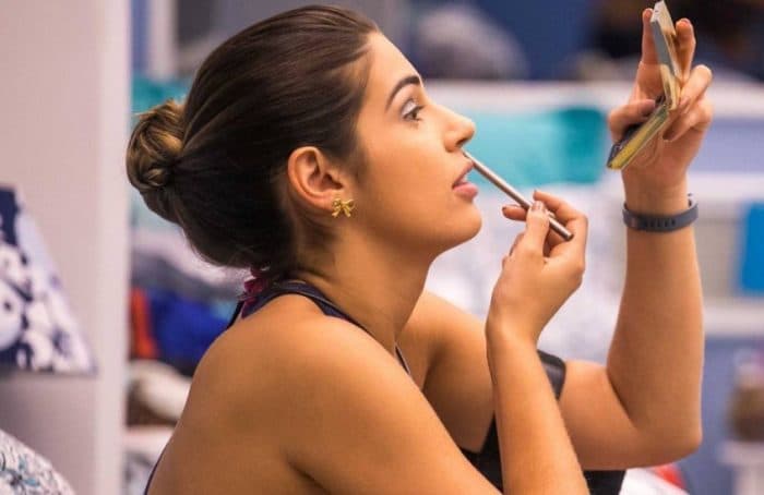 Após suspense, Vivian, vice-campeã do "BBB 17", anuncia onde vai trabalhar