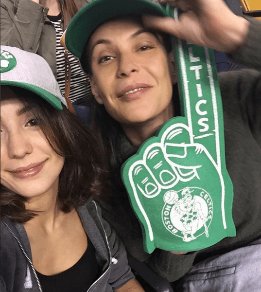 A atriz Carolina Ferraz e a filha. (Foto: Reprodução/Instagram)