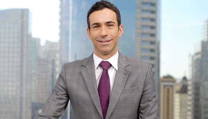 Cesar Tralli deixa o estúdio do telejornal SPTV Ao vivo