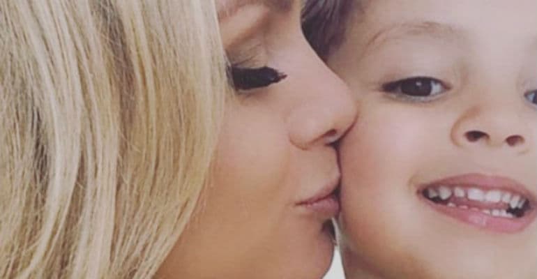 Eliana homenageia o filho Eliana homenageia o filho