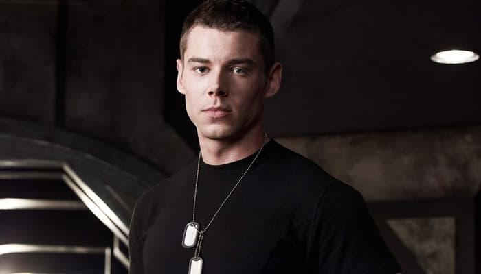 Ator de "Sense8" revela por que a série foi cancelada pela Netflix