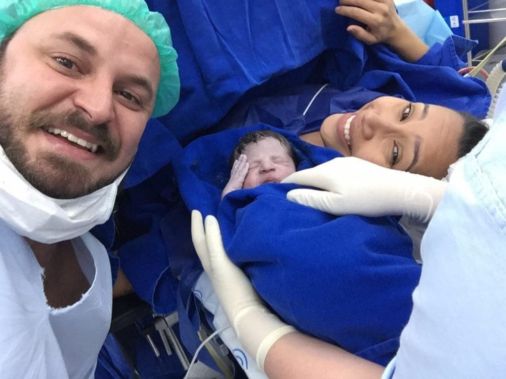 Nasce filho do ator e humorista Paulinho Serra
