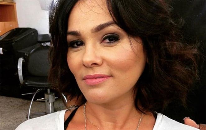 Ex-Tiazinha, Suzana Alves ostenta barriga chapada aos 39 anos