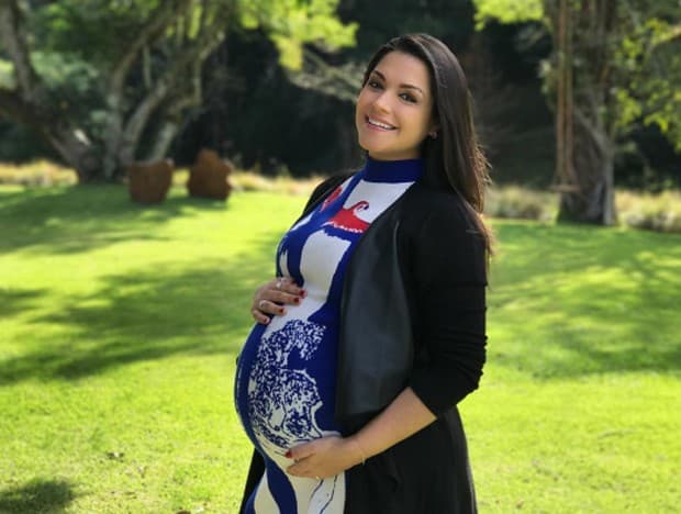 Thais Fersoza exibe barriga no feriado: "Dias de descanso"