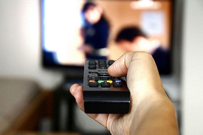 Número de assinantes da TV paga cai e volta a índices de 2013