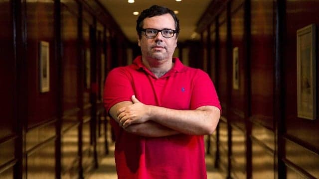 Divulgada a primeira foto do vilão da novela substituta de O Outro Lado do Paraíso
