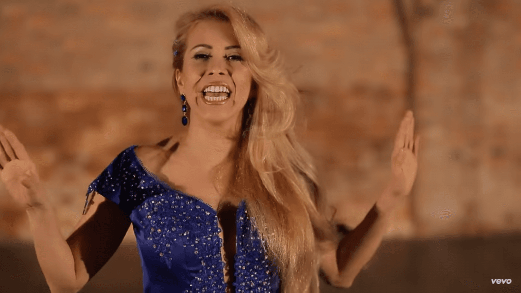 Joelma "foge" do Carnaval e posta foto rara com o namorado