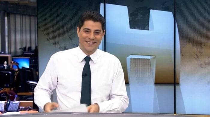 Evaristo Costa faz piada de notícia que virará garoto-propaganda