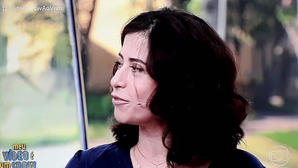 Homenageada no "Vídeo Show", Fernanda Torres reclama do passado, solta palavrão e dispara: "nasci cansada"