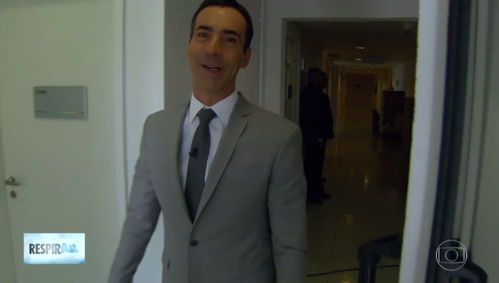 Cesar Tralli deixando o estúdio do "SPTV" (Foto: Reprodução)