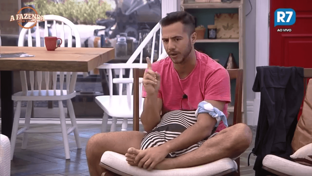 A Fazenda: Matheus diz que votará em peoa por causa de mágoa ferida